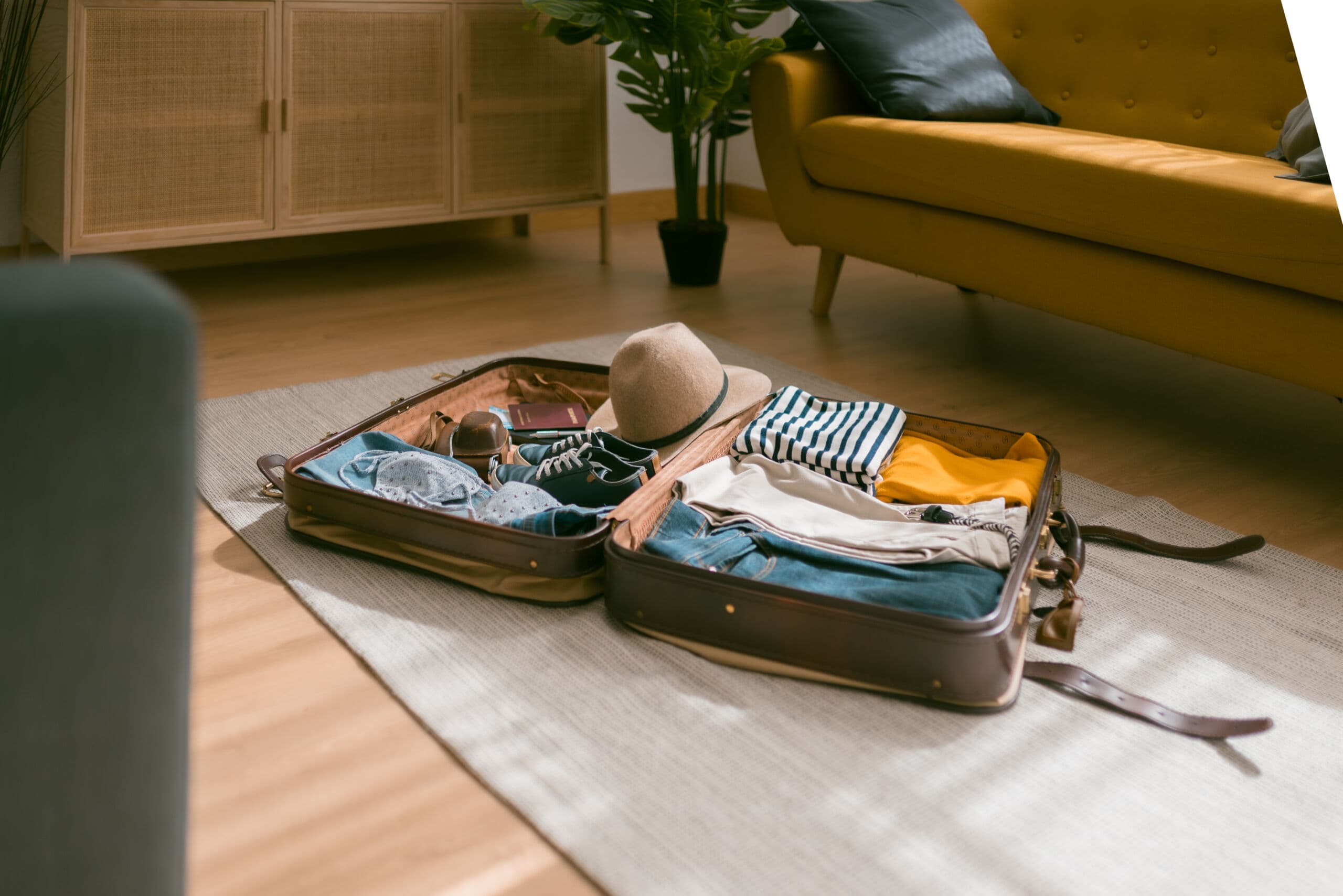 Viaggio con stile: 15 essenziali moda e accessori per la valigia perfetta