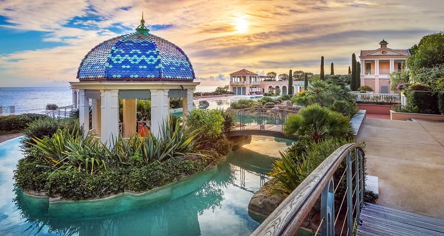 La suite con vista panoramica a 180 gradi su Montecarlo