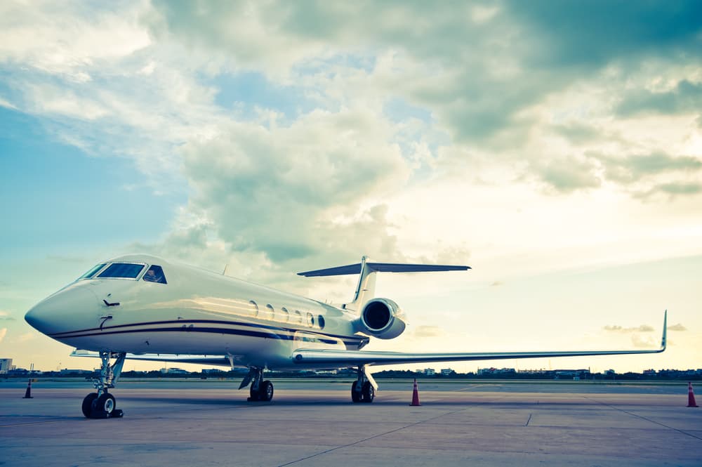 Il miliardario Gautam Adani e Embraer insieme per assemblare aerei regionali in India