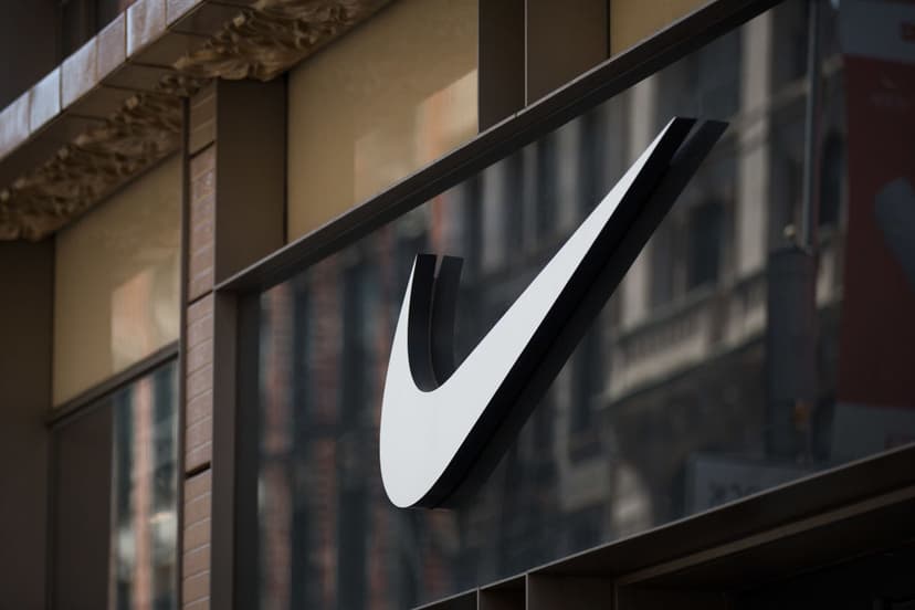 Nike affronta un’indagine federale per presunte discriminazioni nei confronti di dipendenti bianchi