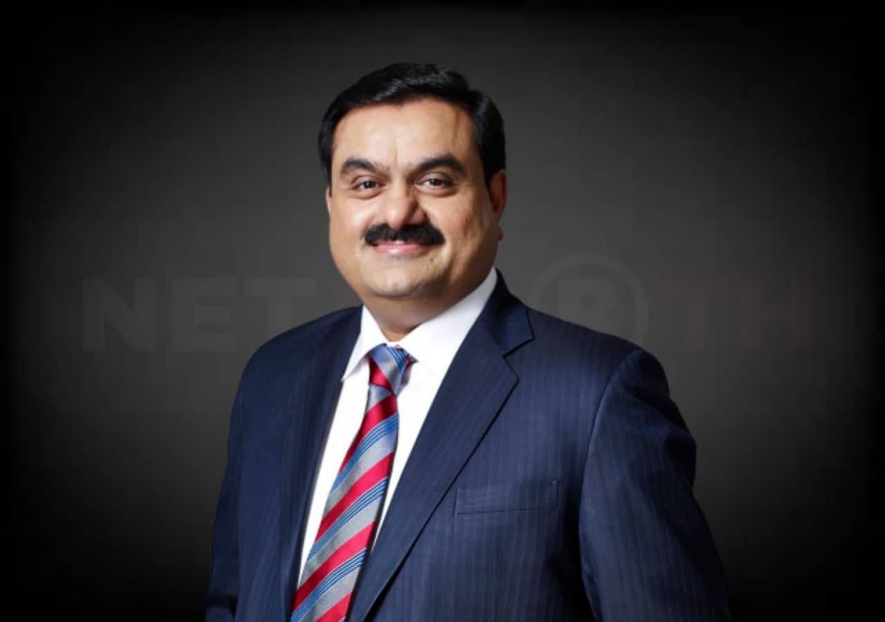 Il miliardario Gautam Adani stanzia 100 miliardi di dollari per sviluppare data center per l’AI in tutta l’India
