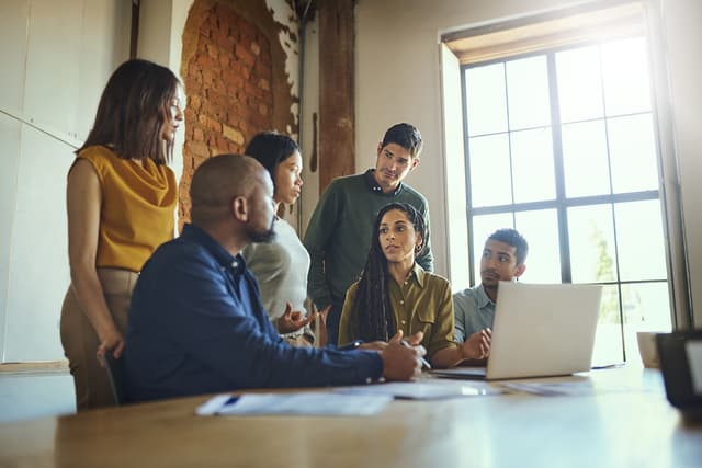 Il 42% degli hr fatica a reclutare manager. E per il 68% i dipendenti non hanno le competenze necessarie