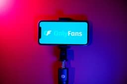 Dietro le quinte della corsa all’acquisizione di OnlyFans: conti record, tabù e rischi reputazionali