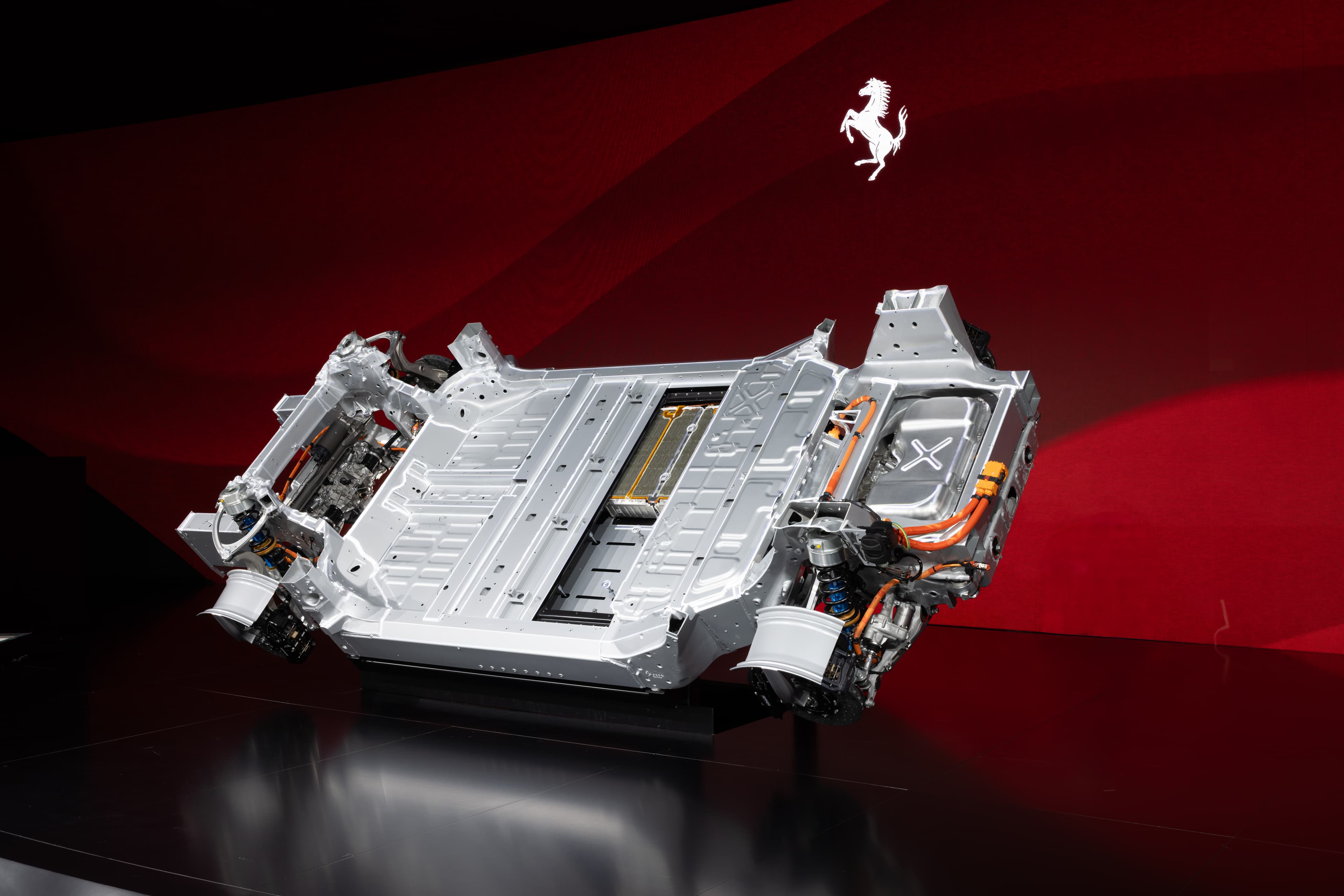 Sezione dedicata alla mobilità a quattro ruote: dalle auto da sogno alle novità nelle concessionarie, passando per sicurezza, sostenibilità, connettività, condivisione, tecnologia, prestazioni e tanto altro. I prodotti più innovativi e le persone che li hanno pensati, le storie di successo e le dinamiche di un comparto che vale oltre il 10% del PIL nazionale.