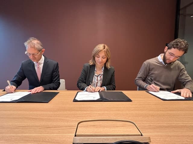 CEO, manager, investitori e politici: i protagonisti delle classifiche Billionaires di Forbes scandiscono la vita di tutti i giorni con parole e decisioni. Su Forbes.it raccontiamo da un punto di vista inedito le storie di successo delle persone più ricche del mondo.