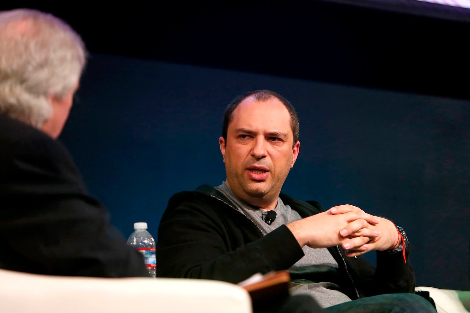 La storia di Jan Koum, il fondatore miliardario di WhatsApp che viveva di assistenza sociale