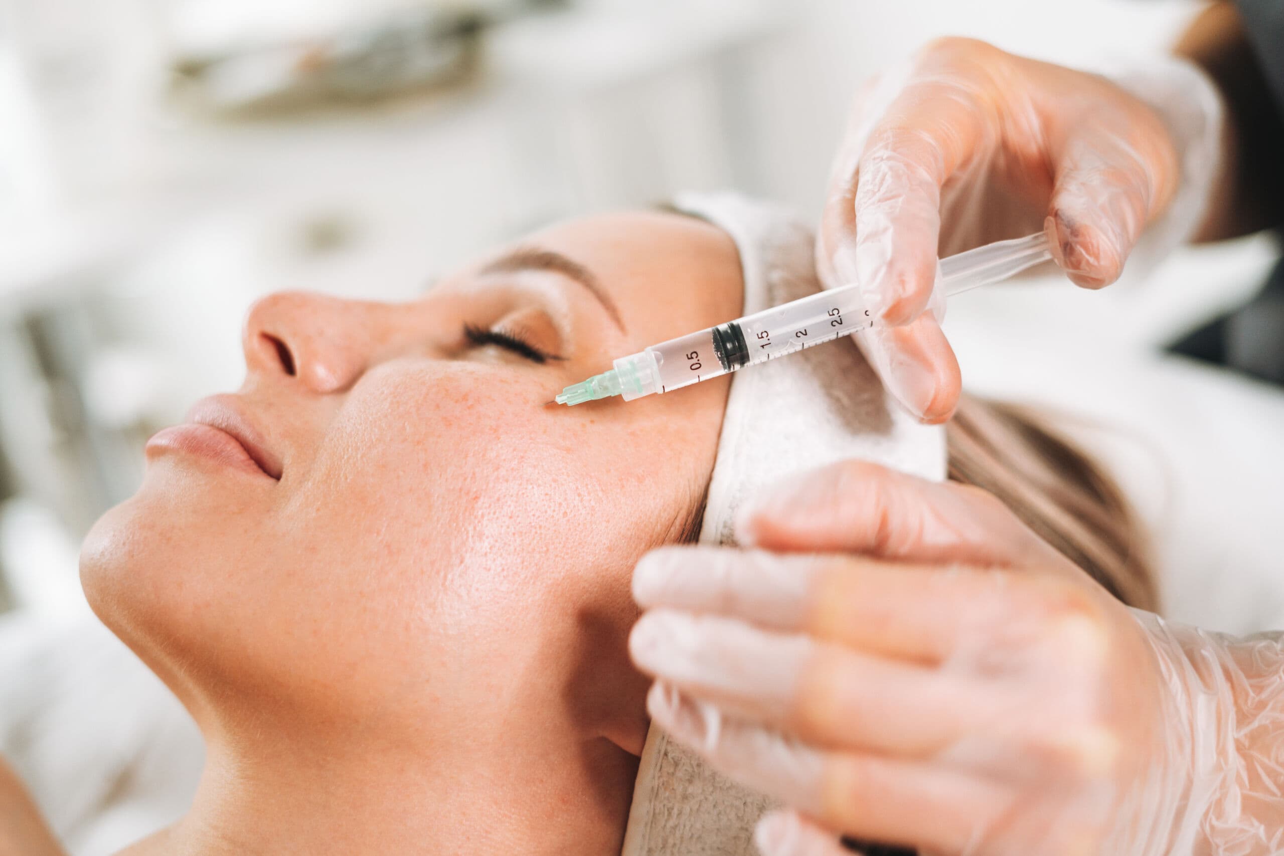Medicina estetica in estate: trattamenti da fare e quelli da evitare