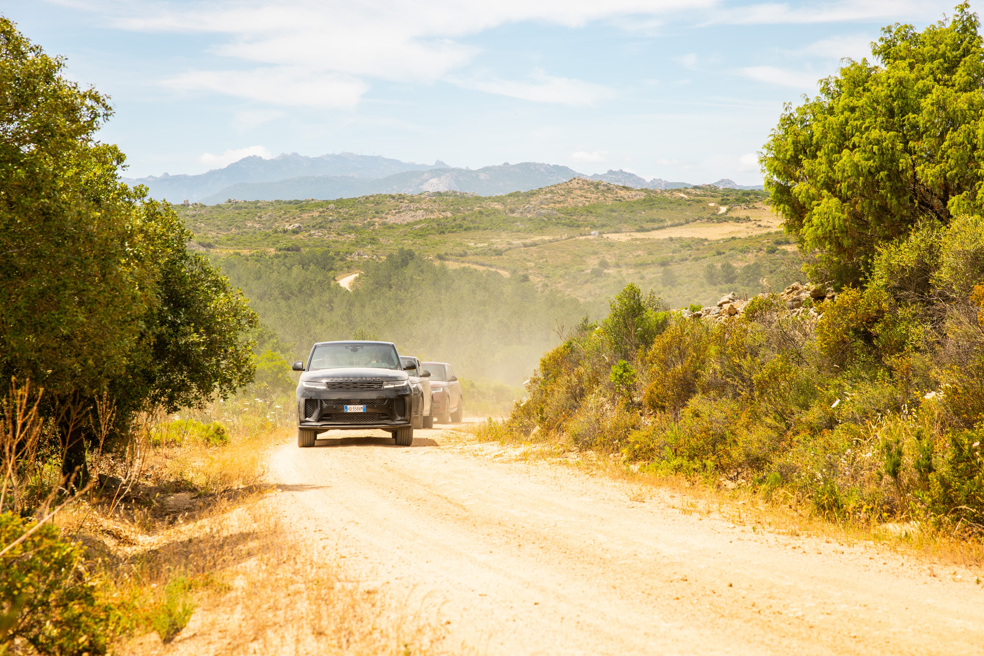 Range Rover in Costa Smeralda: l'evento tra fuoristrada e vela