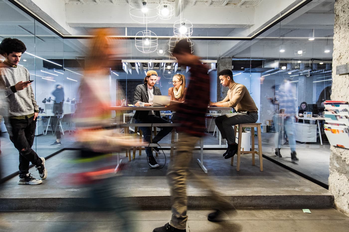 Le startup dell'AI cambiano rotta: dalle demo spettacolari ai prodotti che fanno utili