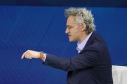 "Assolutamente folle": il ceo miliardario di Palantir Alex Karp contro l'industria dell’IA